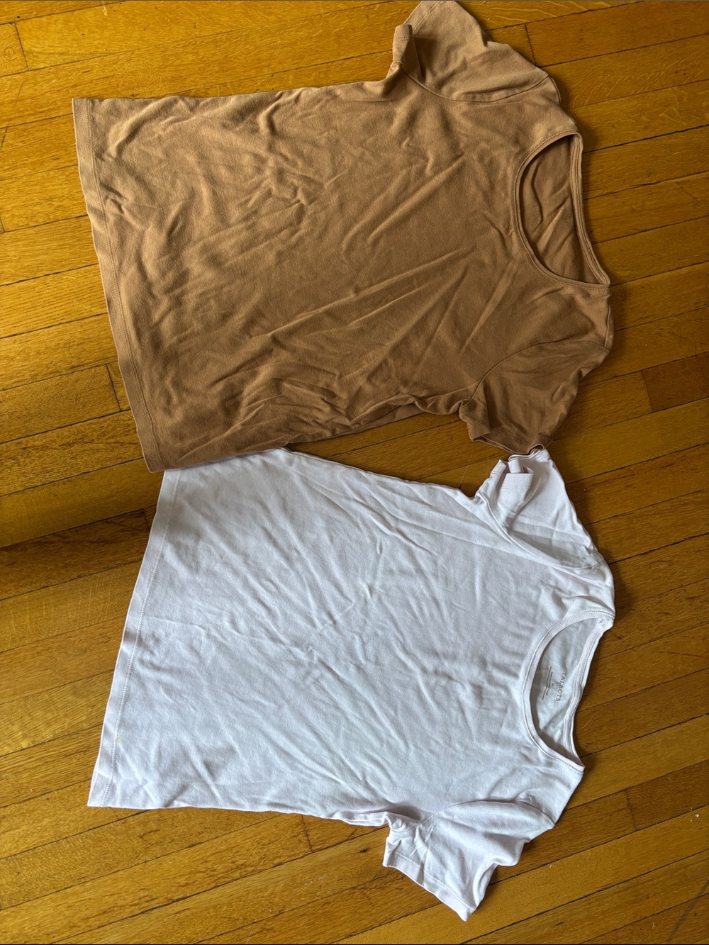 2 Women’s Talbots Short Sleeve Tees in Brown and Light Pink